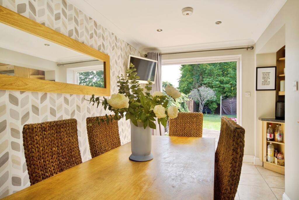 Poplar Shaw, WALTHAM ABBEY, Essex, EN9 photo 3