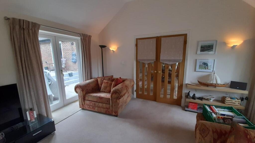 House in Milton Keynes, Simpson, Simpson and Ashland - More