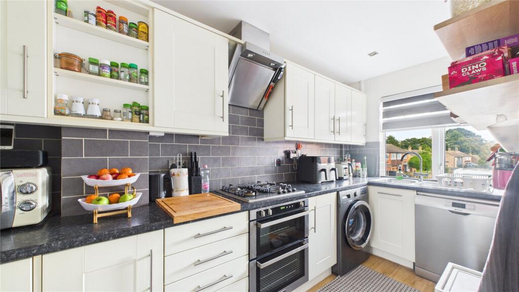Apartment in Guildford - More