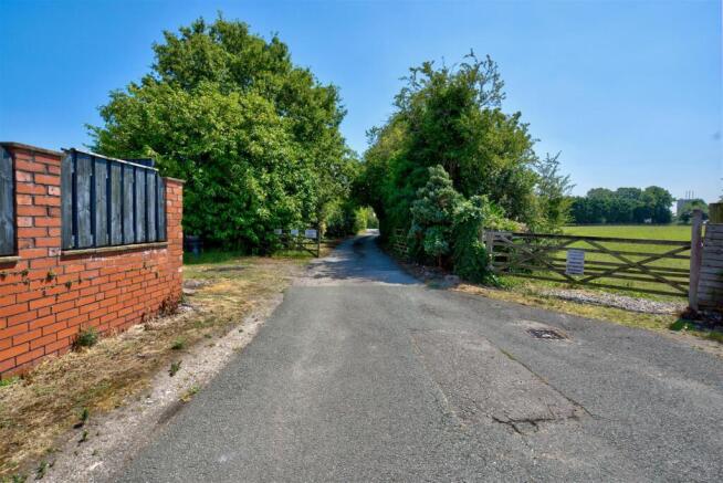 stable house downhall green rd ashton wn4 ona-19.j