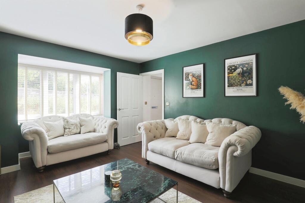 Daffodil Drive, Lydney photo 2