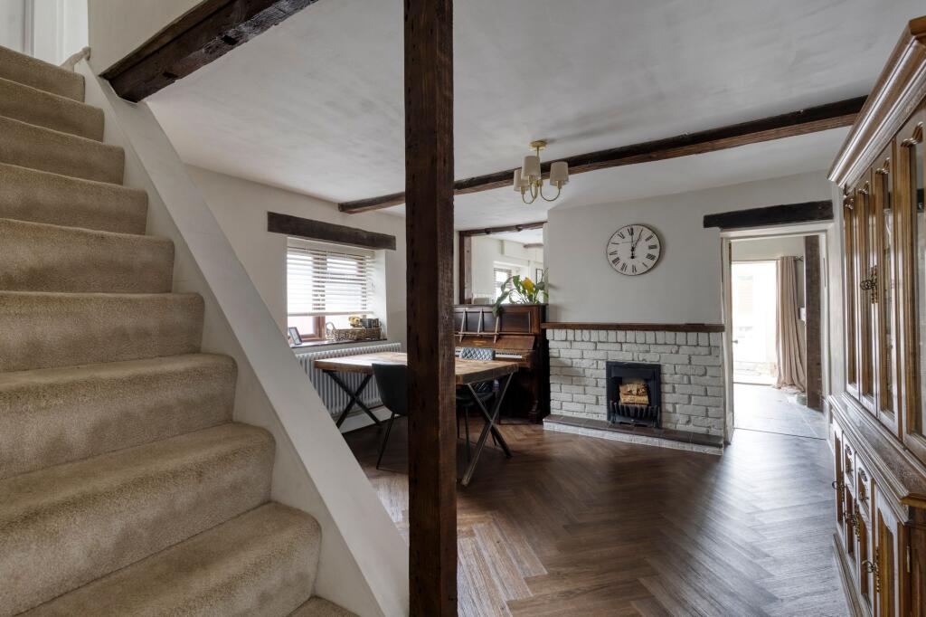 House in Nantwich, Kingsbourne - More