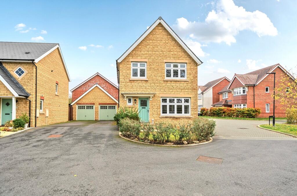 3-bed detached on Ashcombe Close, Coate, Swindon, SN3, £400,000