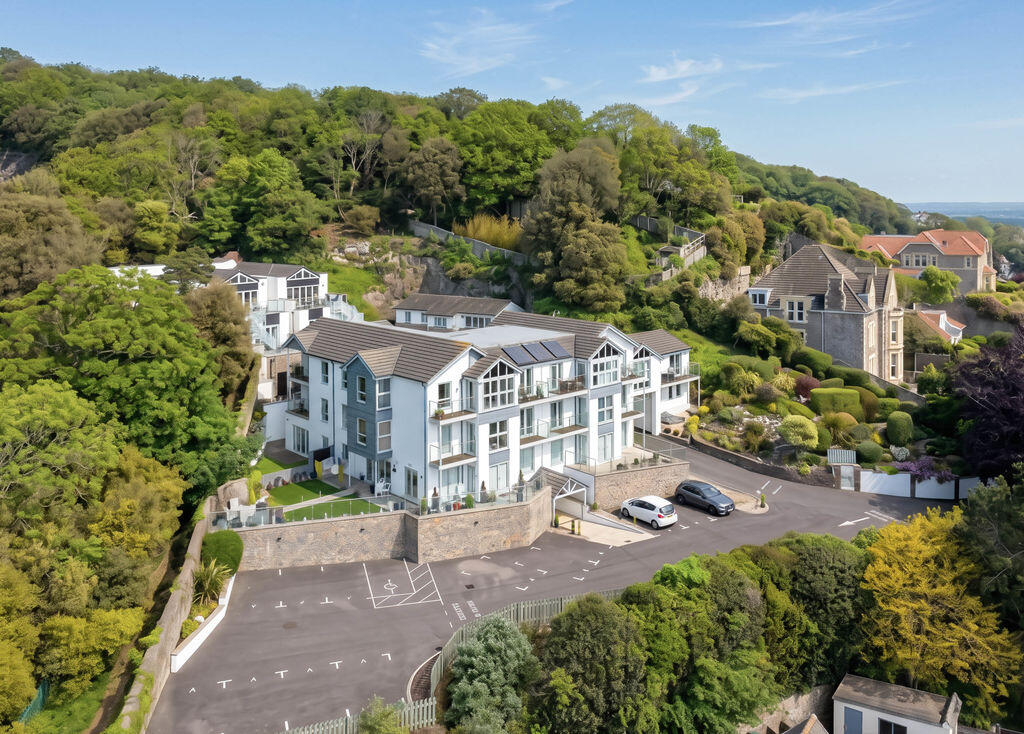 Main image of property: The View, Weston super Mare - LUXURIOUS APARTMENT