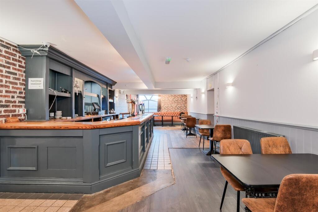 007-The Kirkton Inn, 10 Kirkton Street, Carluke ML