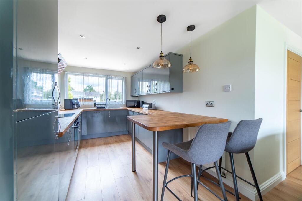 Gairloch Drive, Chester Le Street, DH2 photo 2