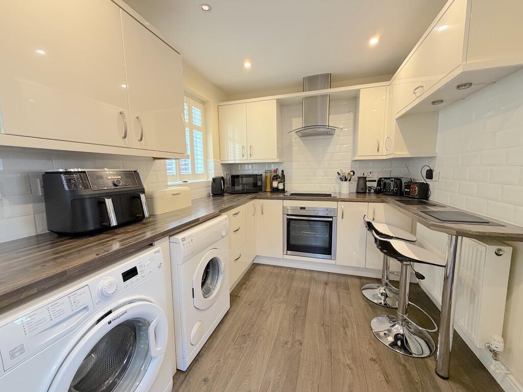 House in Wolverhampton, The Lunt - View 4
