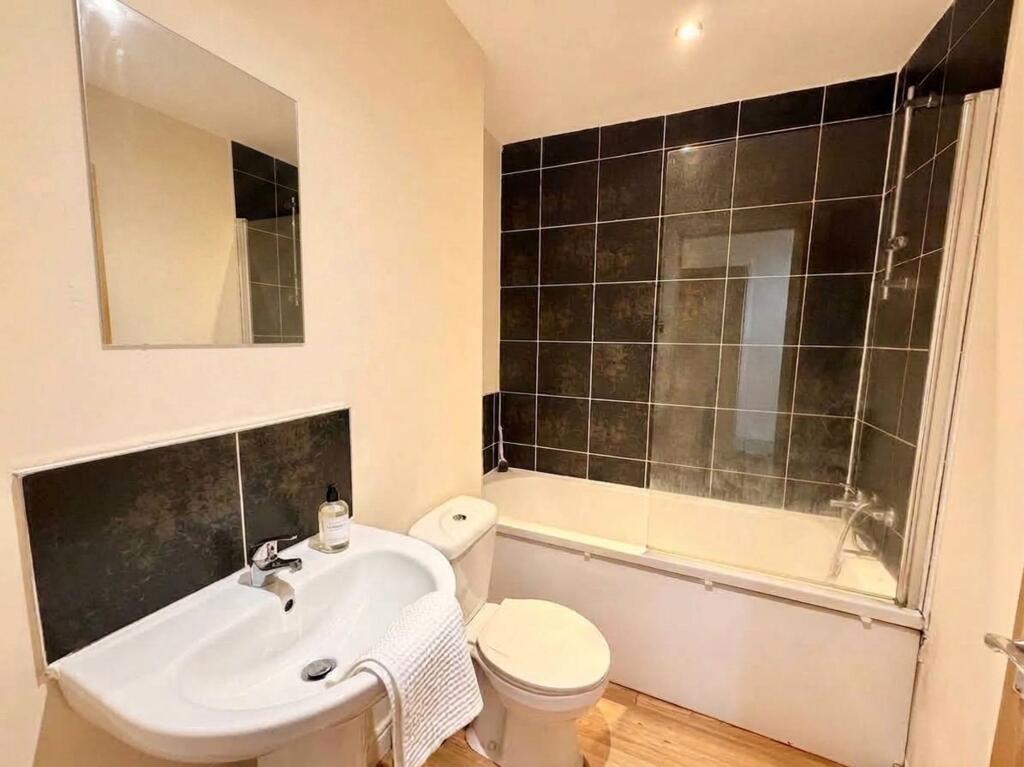 Apartment in Warrington - View 5