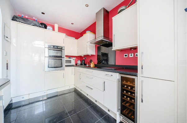 House in Portsmouth - More