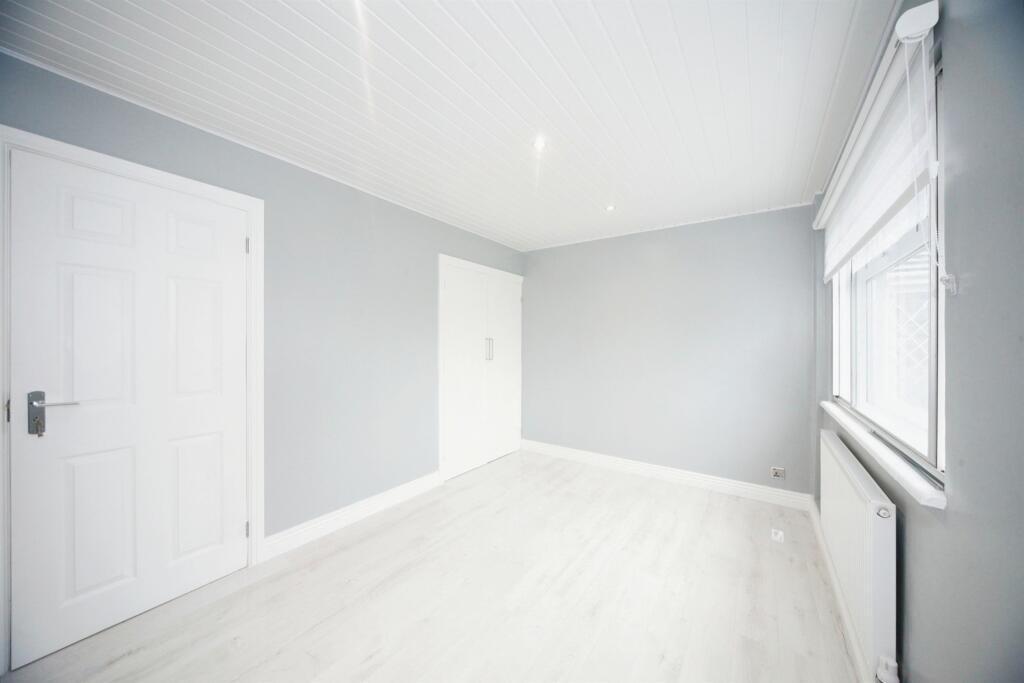 Linden Close, Dunstable photo 4
