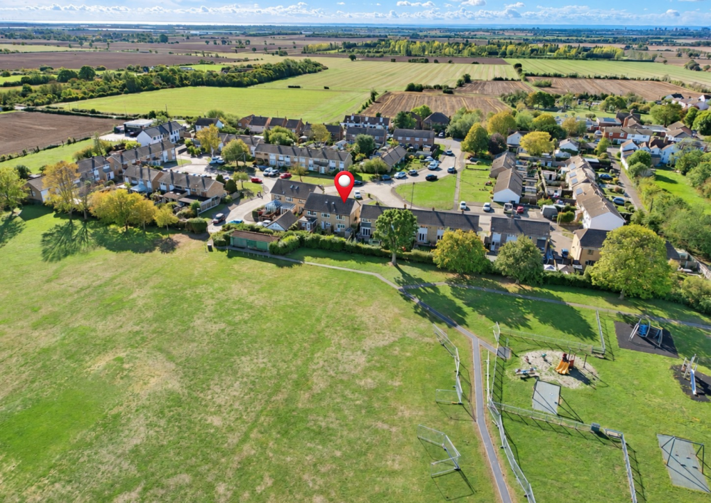 House in Rochford, Canewdon - More