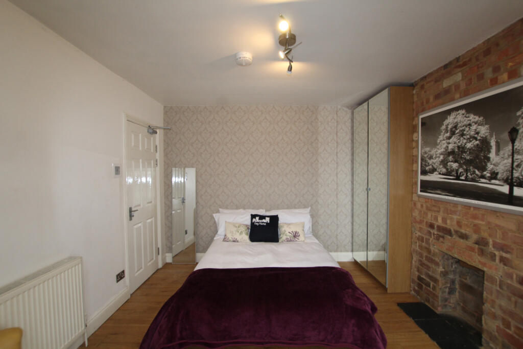 Main image of property: Far Cotton, Northampton, NN4