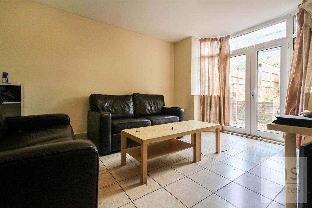 Main image of property: BILLS INCLUDED £140pppw Rolleston Drive, Lenton, Nottingham