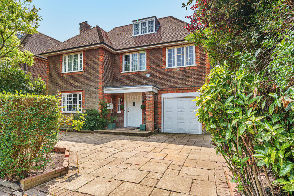 Main image of property: Holne Chase, Hampstead Garden Suburb