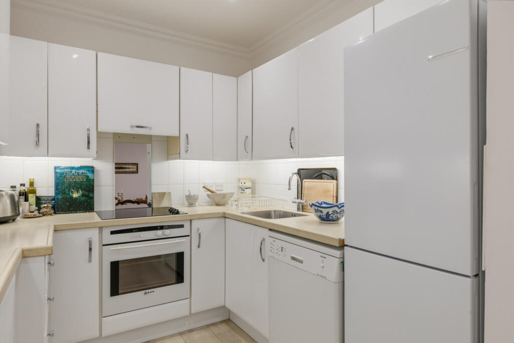 Apartment in London, Royal Borough of Kensington and Chelsea - View 3