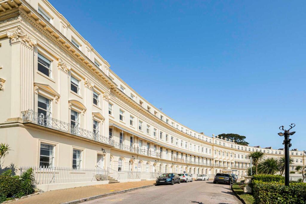 Main image of property: 4 Hesketh Crescent,Torquay,Devon,TQ1 2LJ