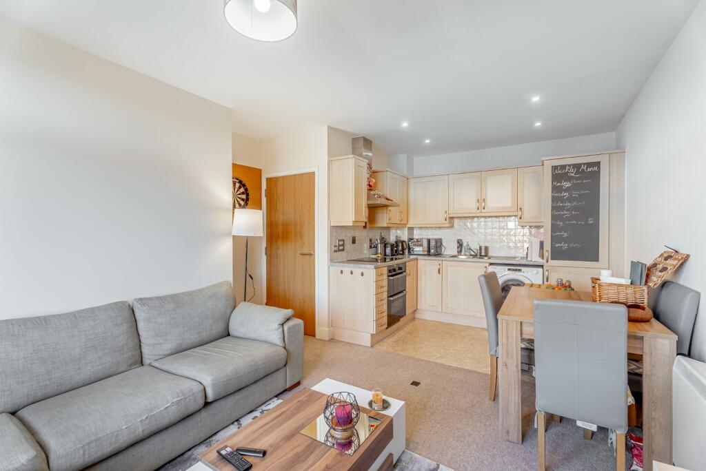 Apartment in St Albans - View 5