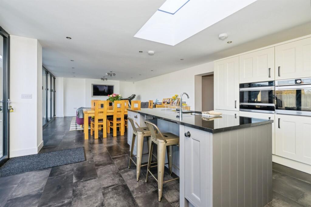 4-bed detached on Lawson Avenue, Peterborough, £450,000