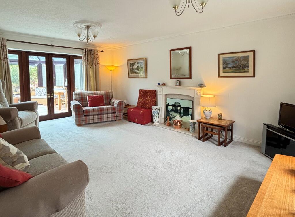 House in Gloucester - View 2