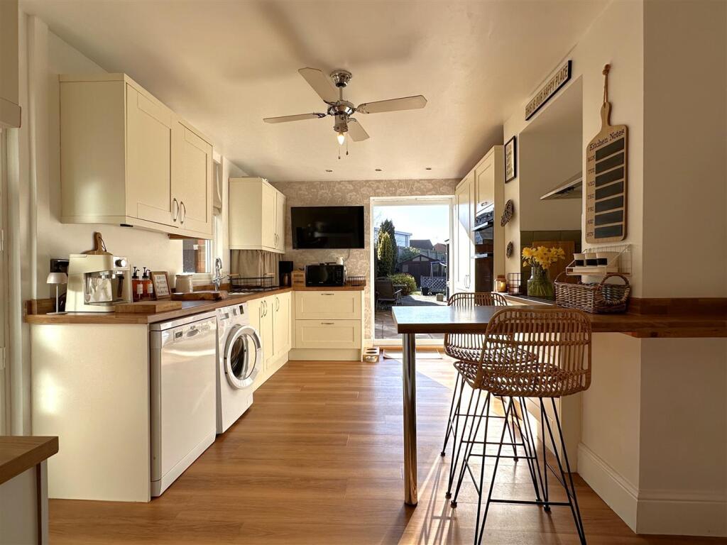 London Road, Balderton, Newark photo 2