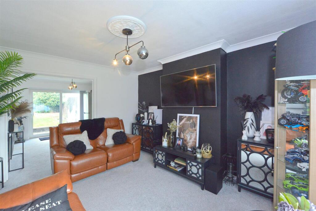 Lythwood Road, Bayston Hill, Shrewsbury photo 2