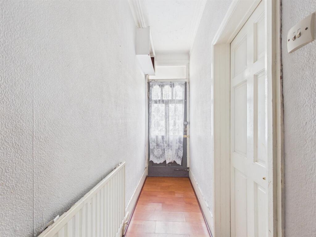 House in London - View 3