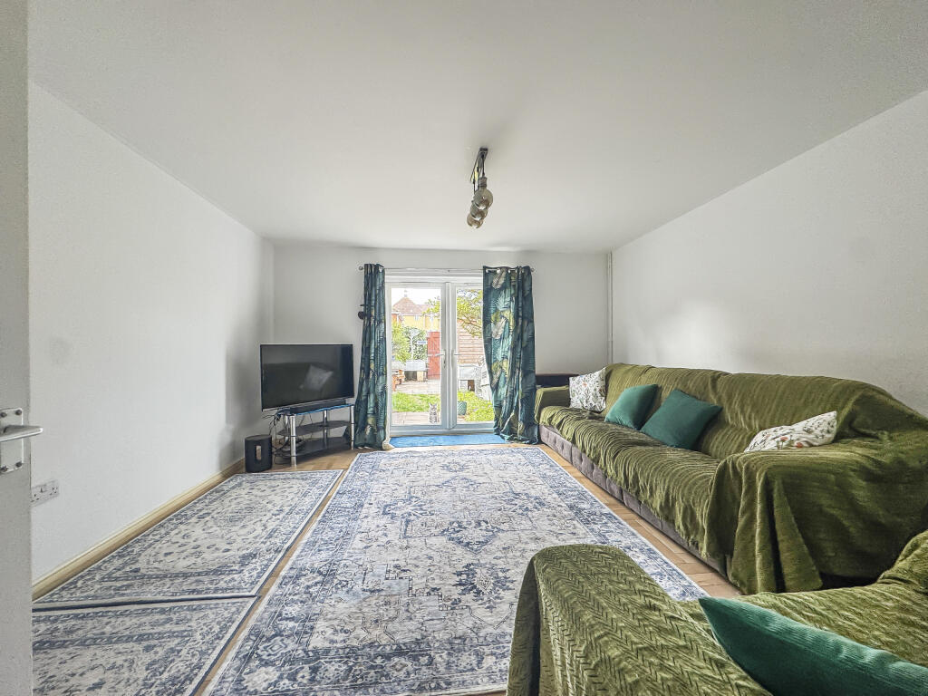 Periman Close, Newmarket, Suffolk photo 3