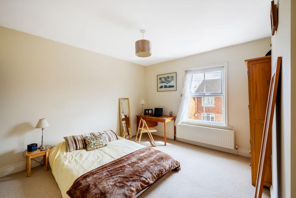House in Reigate and Banstead, Surrey - More
