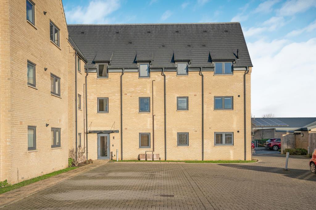 2-bed flat on School Road, Ely, £220,000