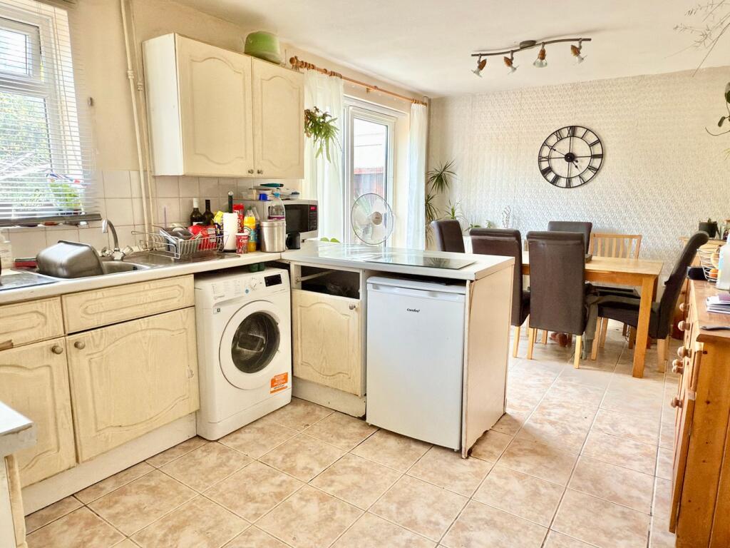 Digby Drive, Tewkesbury, GL20 photo 2