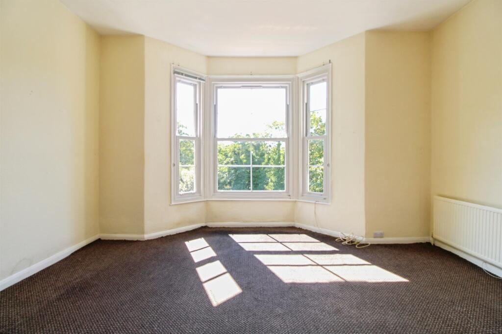 Apartment in Torquay, Torbay - View 5