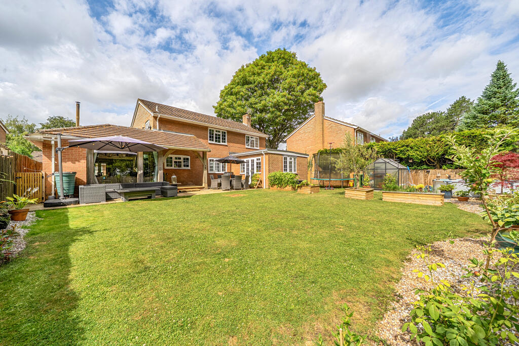 Beech Lea, Blunsdon, Swindon, SN26 photo 4