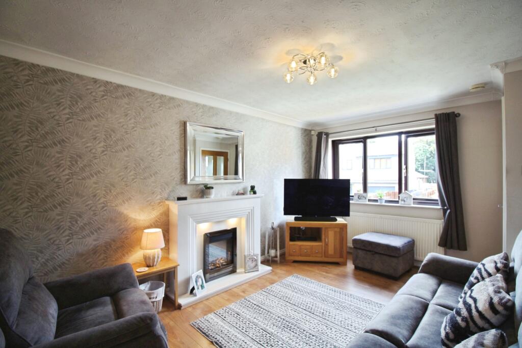 Chatsworth Terrace, Dewsbury, WF12 photo 2