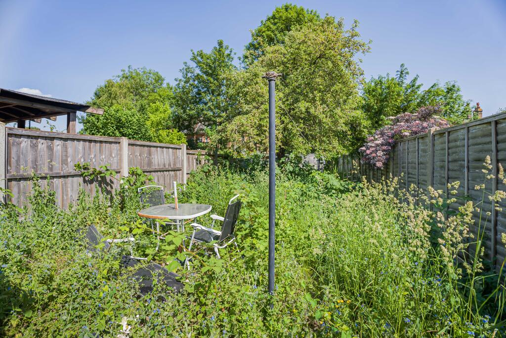 House in North Hertfordshire, Benslow - More
