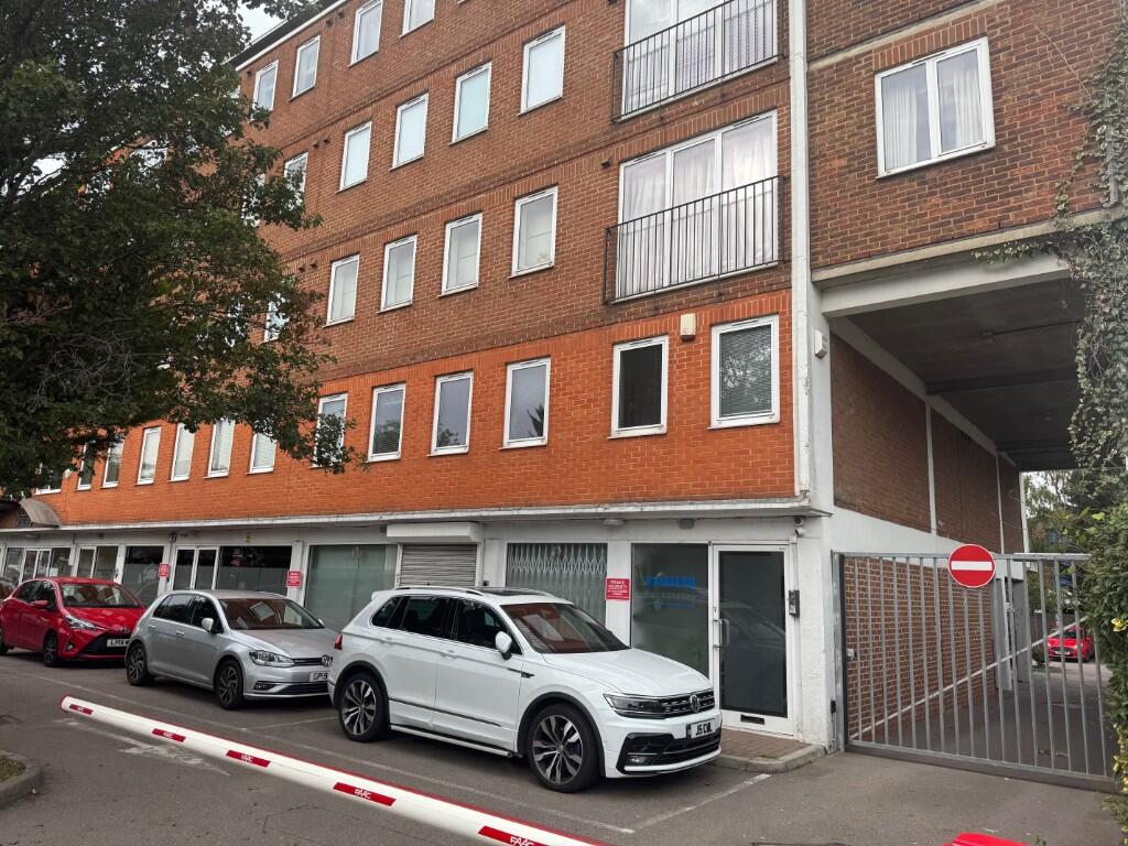 Main image of property: Unit H, Hollies House, 230 High Street, Potters Bar, EN6 5BL