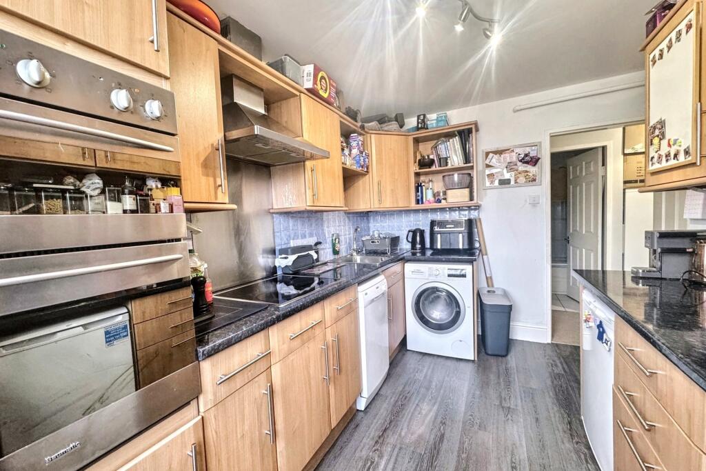 Apartment in Bournemouth, West Cliff - View 2