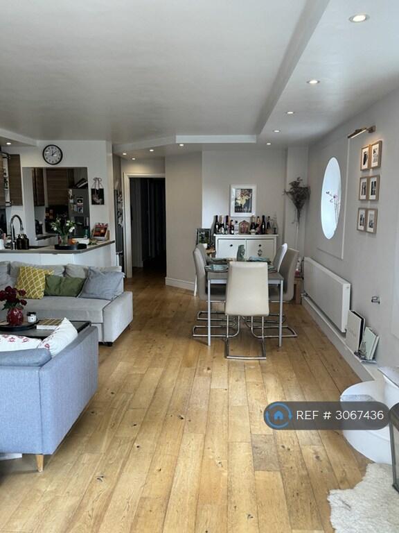 Apartment in London, Millwall, Canary Wharf - View 4