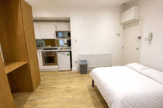Main image of property: Ballards Lane, Finchley Central, London, N3