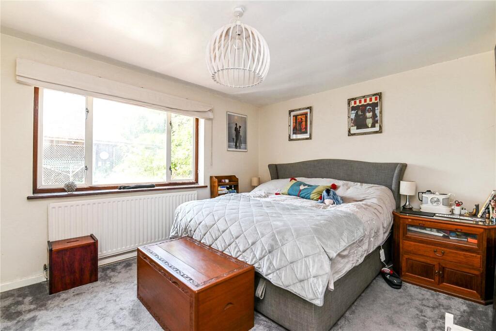 House in Southampton - More