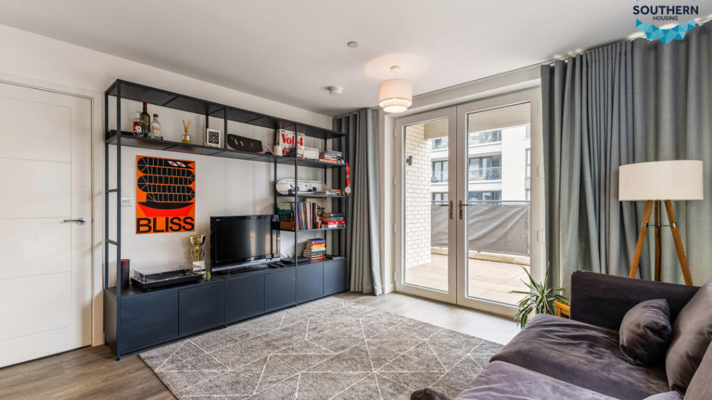Apartment in Kingston upon Thames - View 3