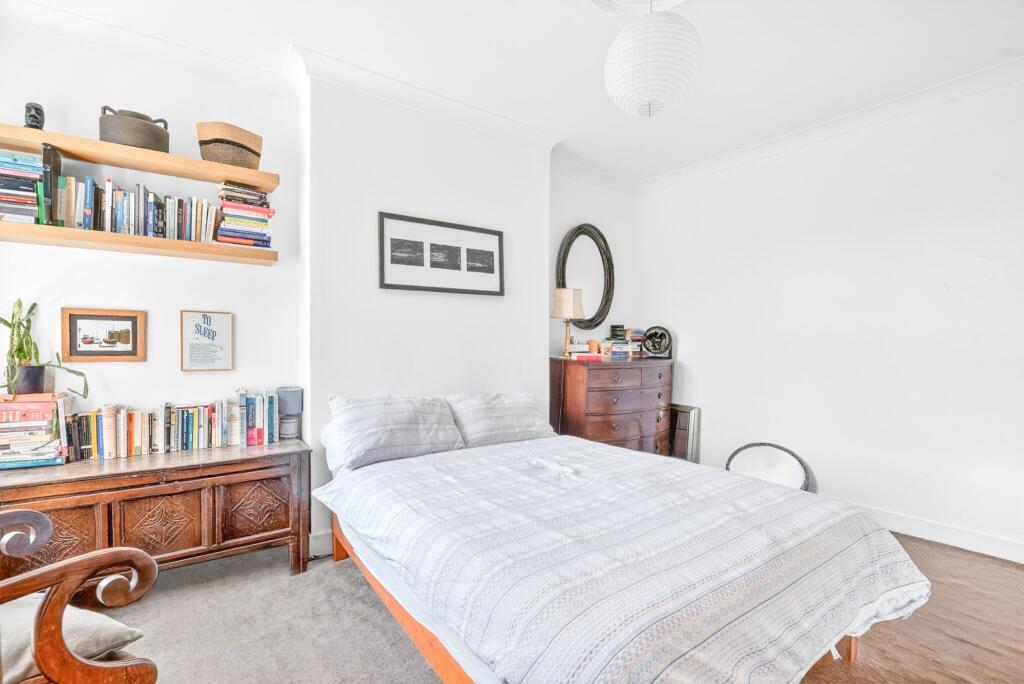 High Street, Hornsey, N8 - View 5