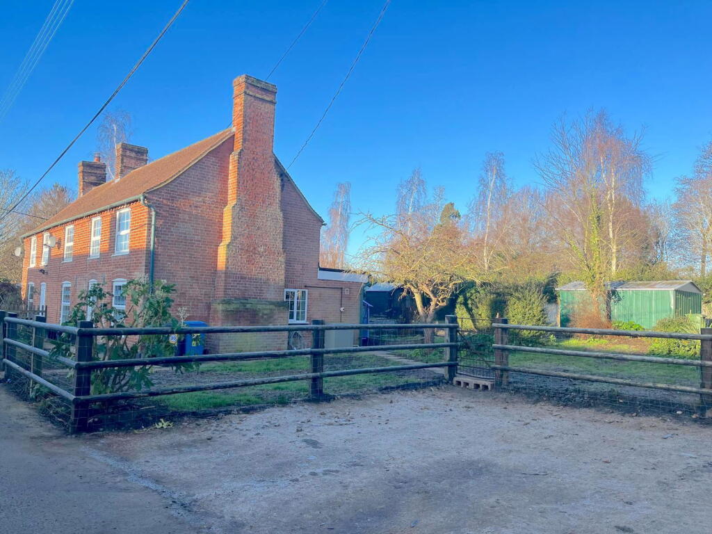 Main image of property: The Street, Freston, Ipswich, IP9 1AF