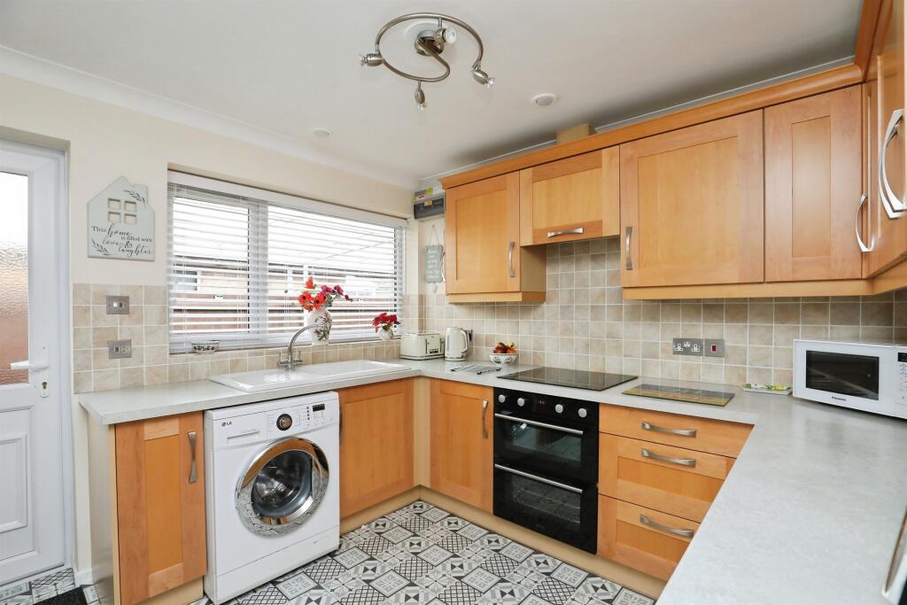 Longfields, Swaffham photo 4