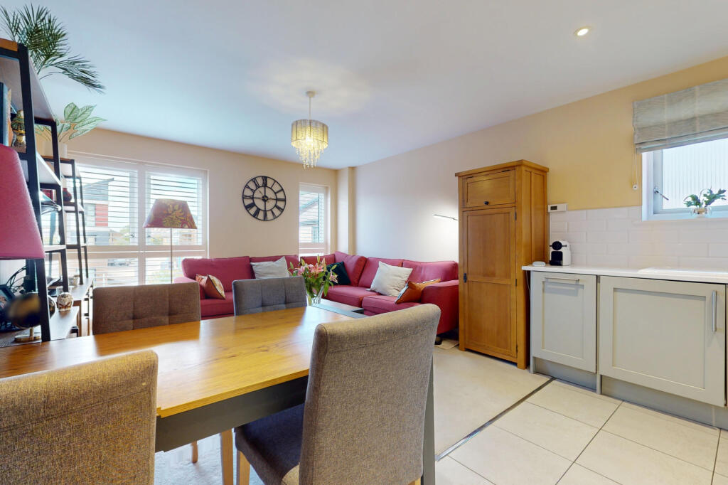 House in Tonbridge - More