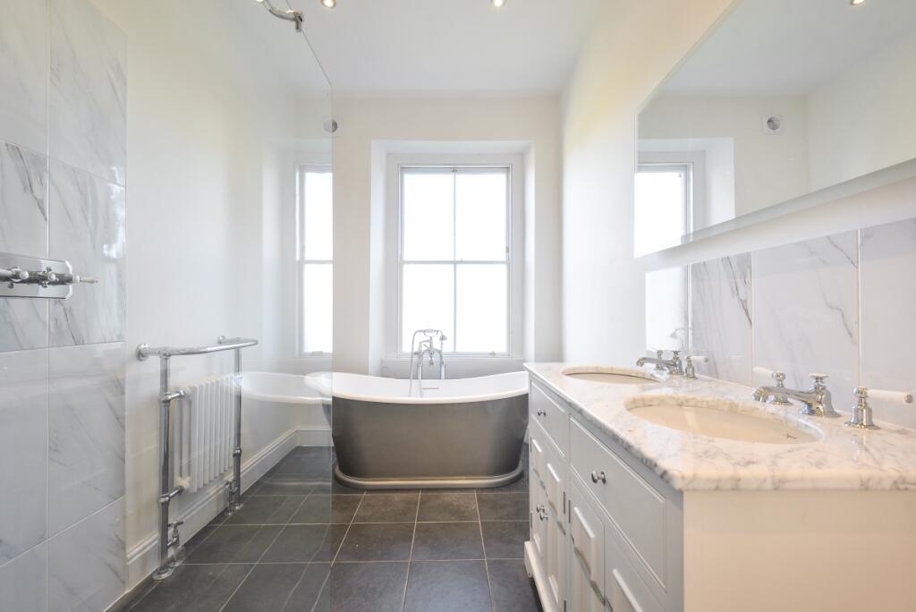 House in Bath - View 4