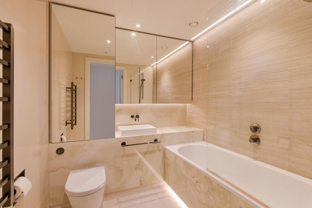 Apartment in London - View 5
