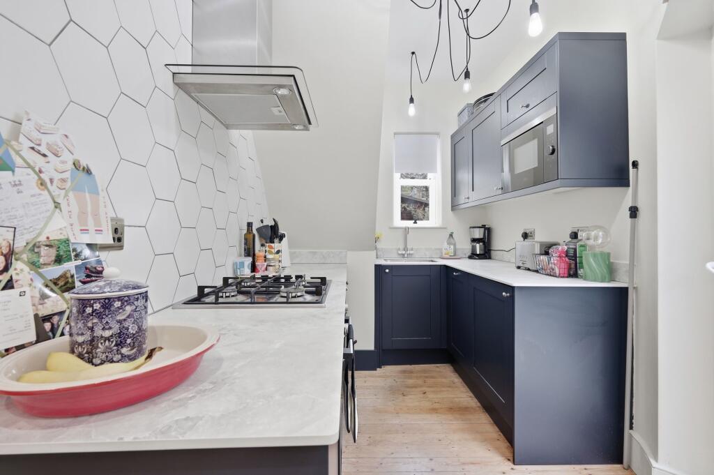 Apartment in London - More