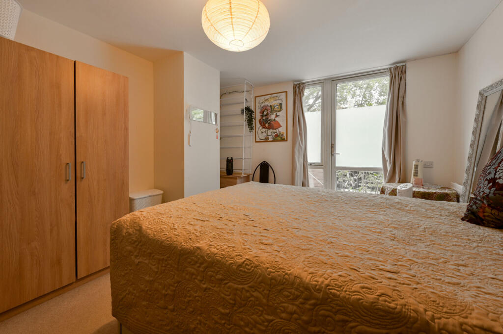Apartment in London - More