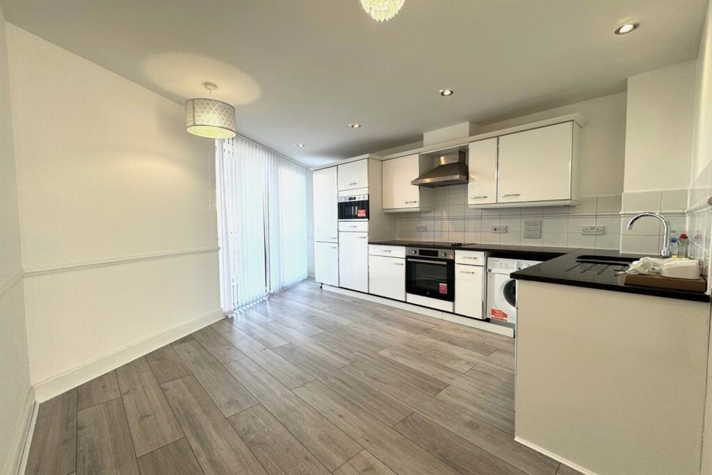 Apartment in London - More