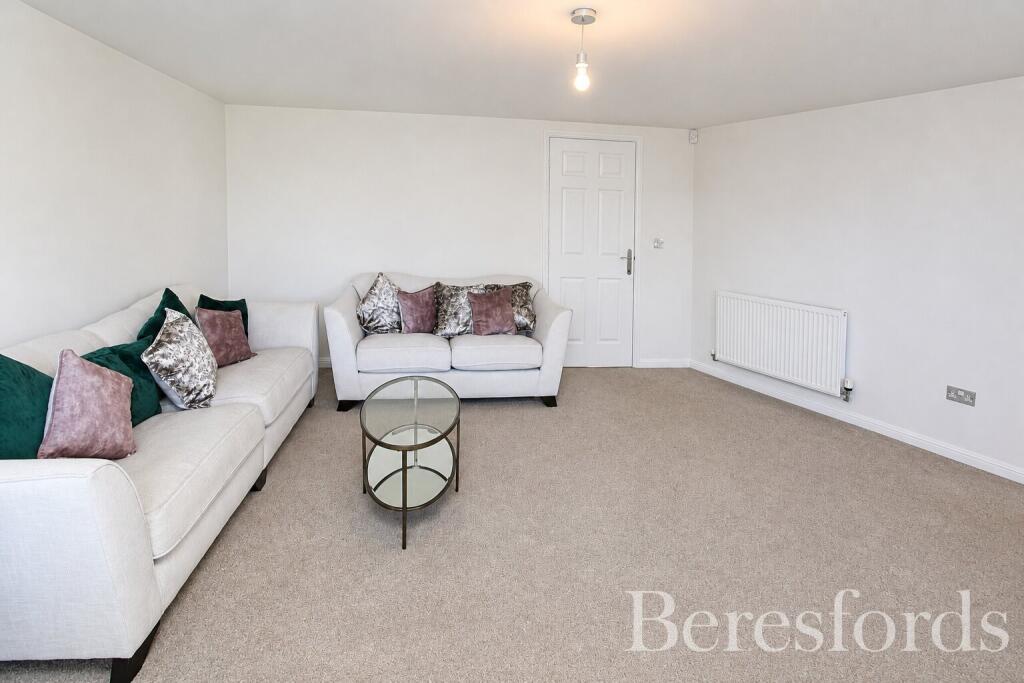 Apartment in London, Ardleigh Green - View 2